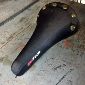 Asiento Gel Tech Tachas Negro